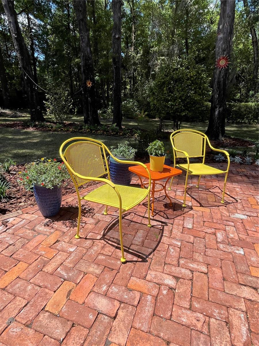 ELOISE GARDENS - Residential