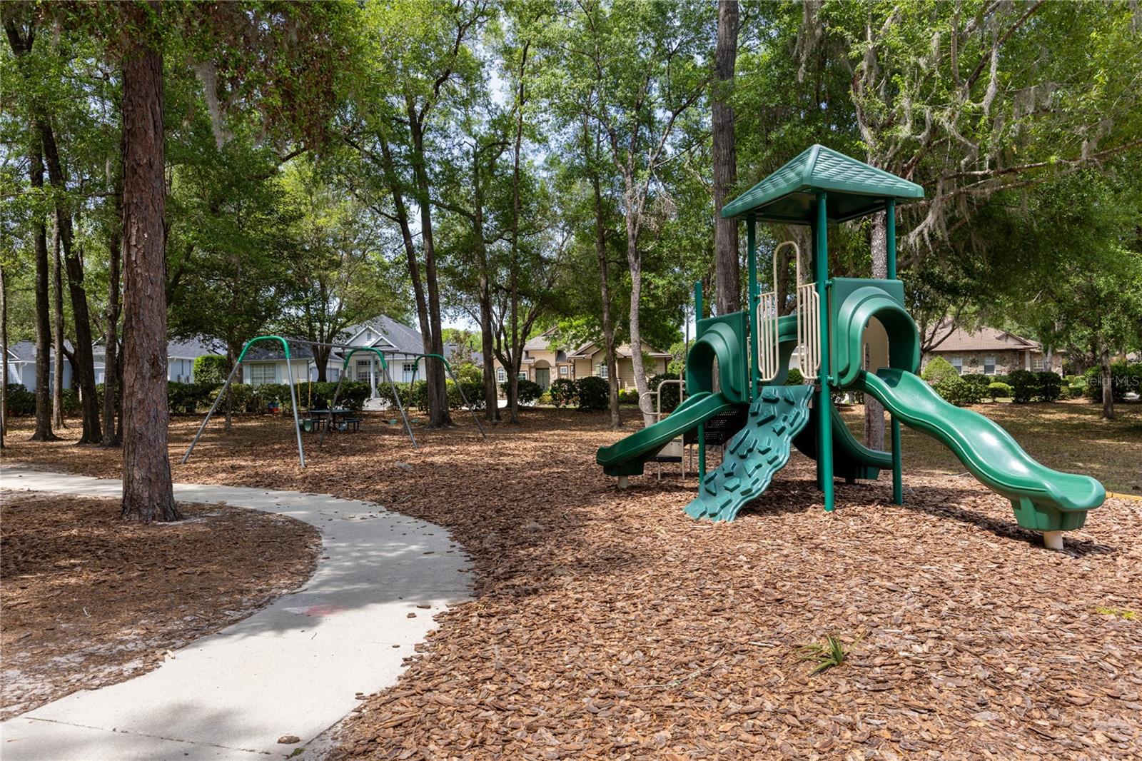 ELOISE GARDENS - Residential