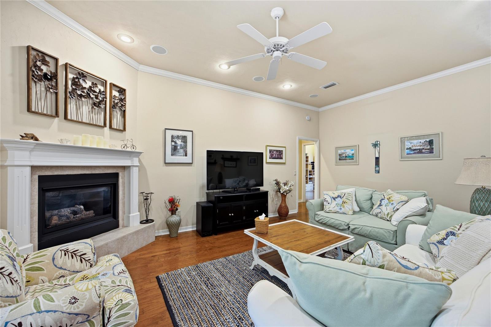 ELOISE GARDENS - Residential