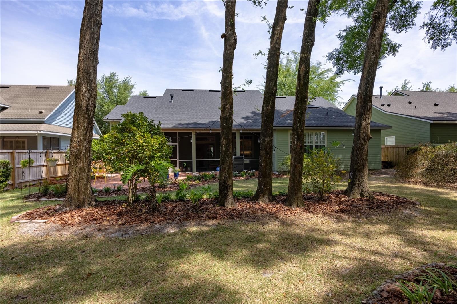 ELOISE GARDENS - Residential