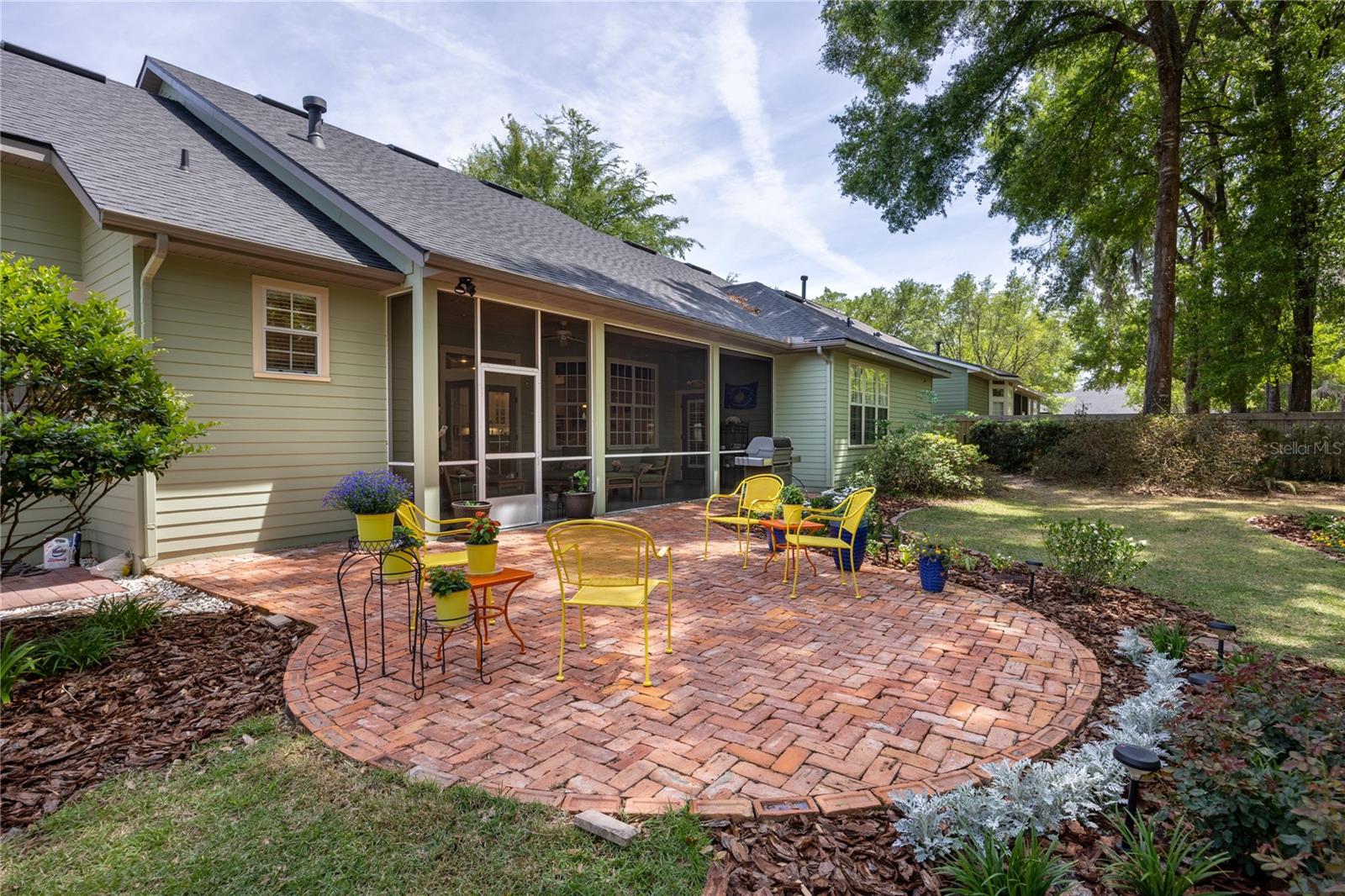 ELOISE GARDENS - Residential