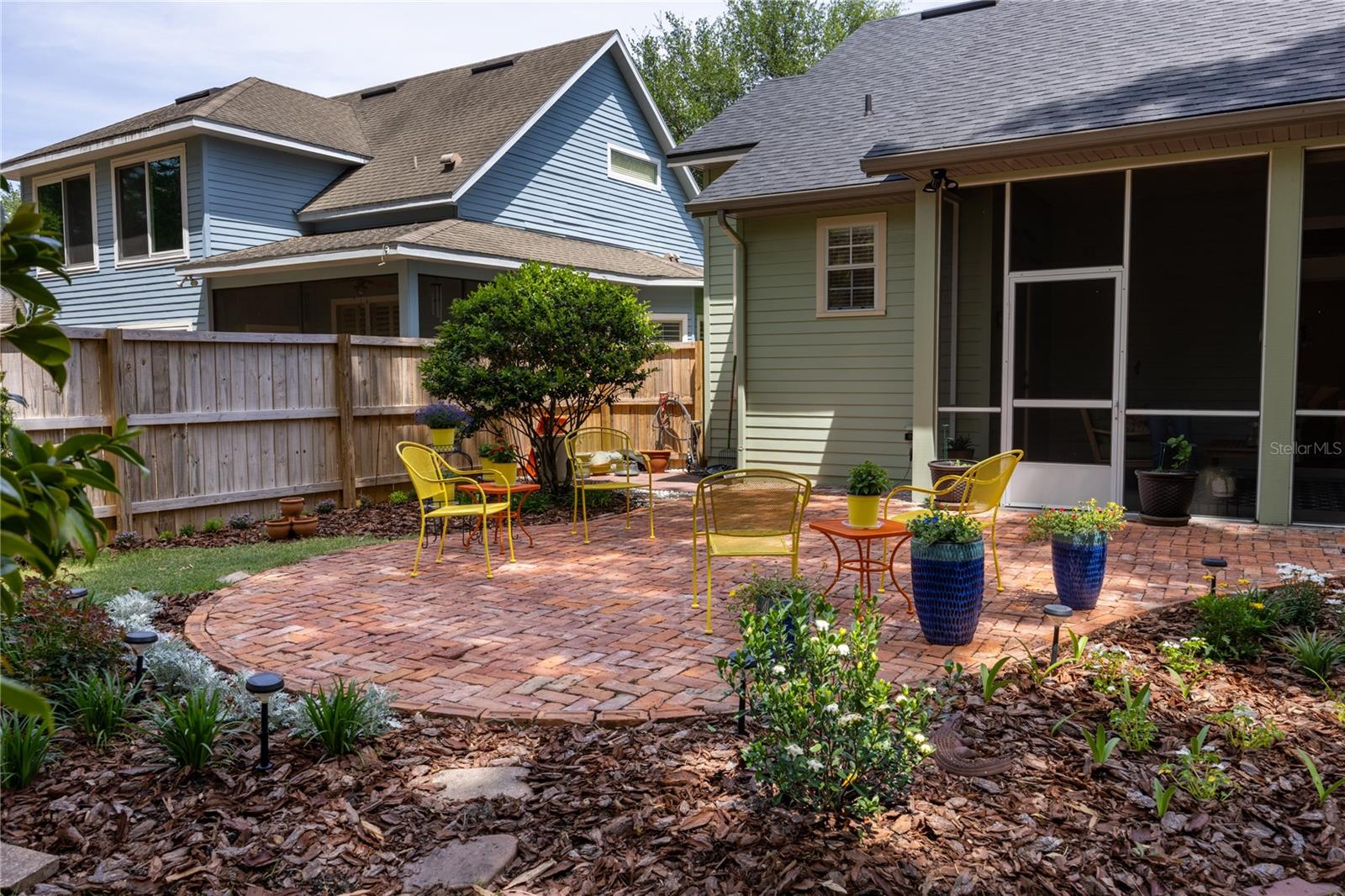 ELOISE GARDENS - Residential