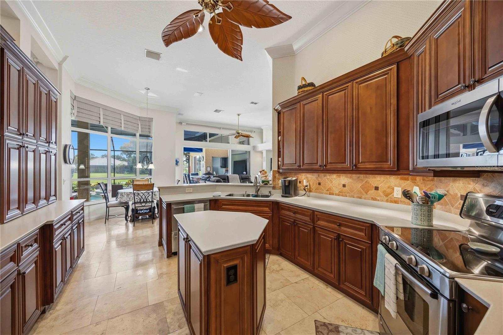 VENICE GOLF & COUNTRY CLUB - Residential