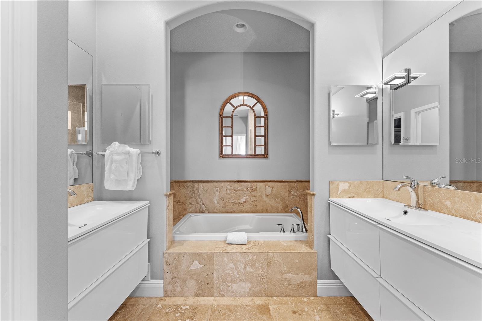 NEW SMYRNA BEACH - Residential