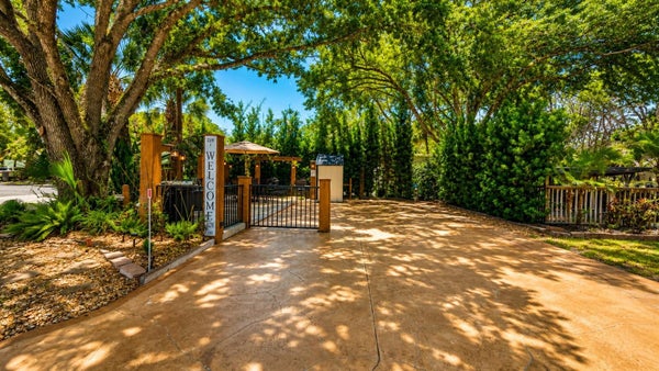 219 E APPALOOSA TRL, RIVER RANCH, FL 33867 - Image c43d9cc07eefece9d57cf40a38137bcf/641339218