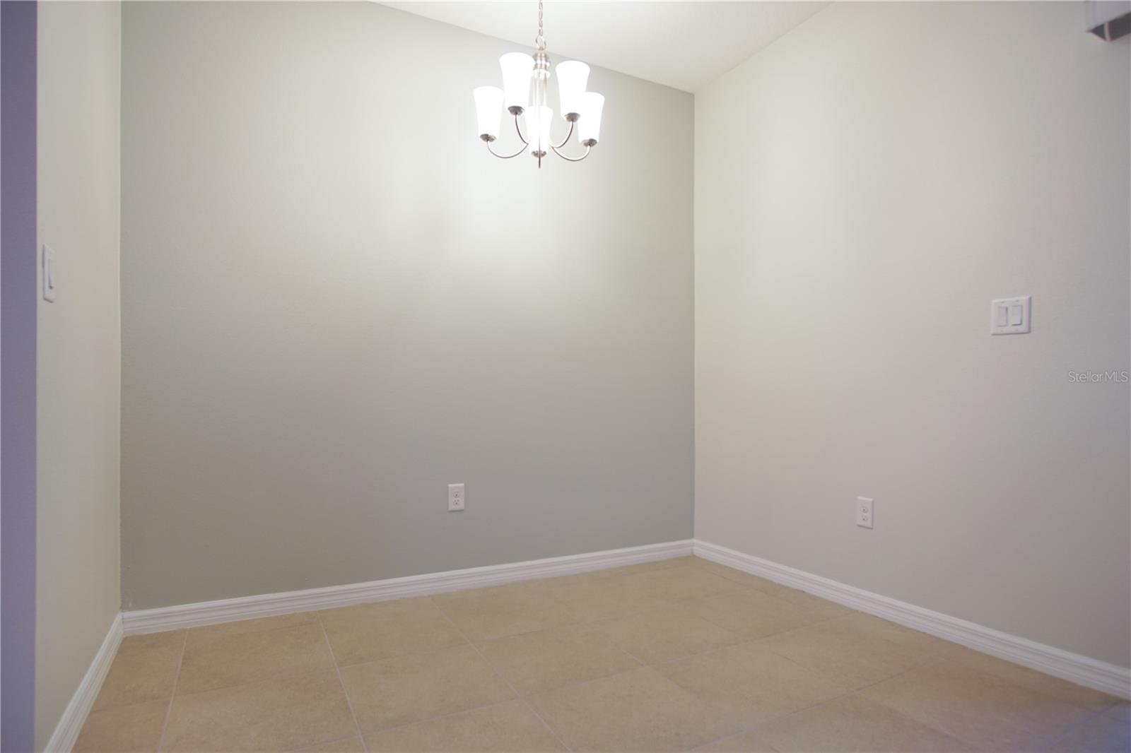 LAKE BLUFF/TOWN CENTER EAST-PH - Residential Lease