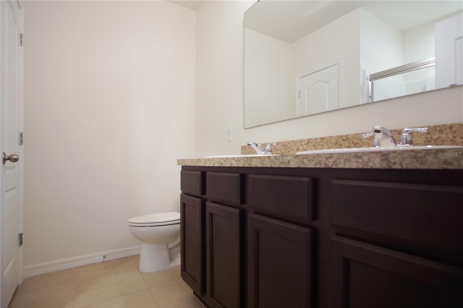 LAKE BLUFF/TOWN CENTER EAST-PH - Residential Lease