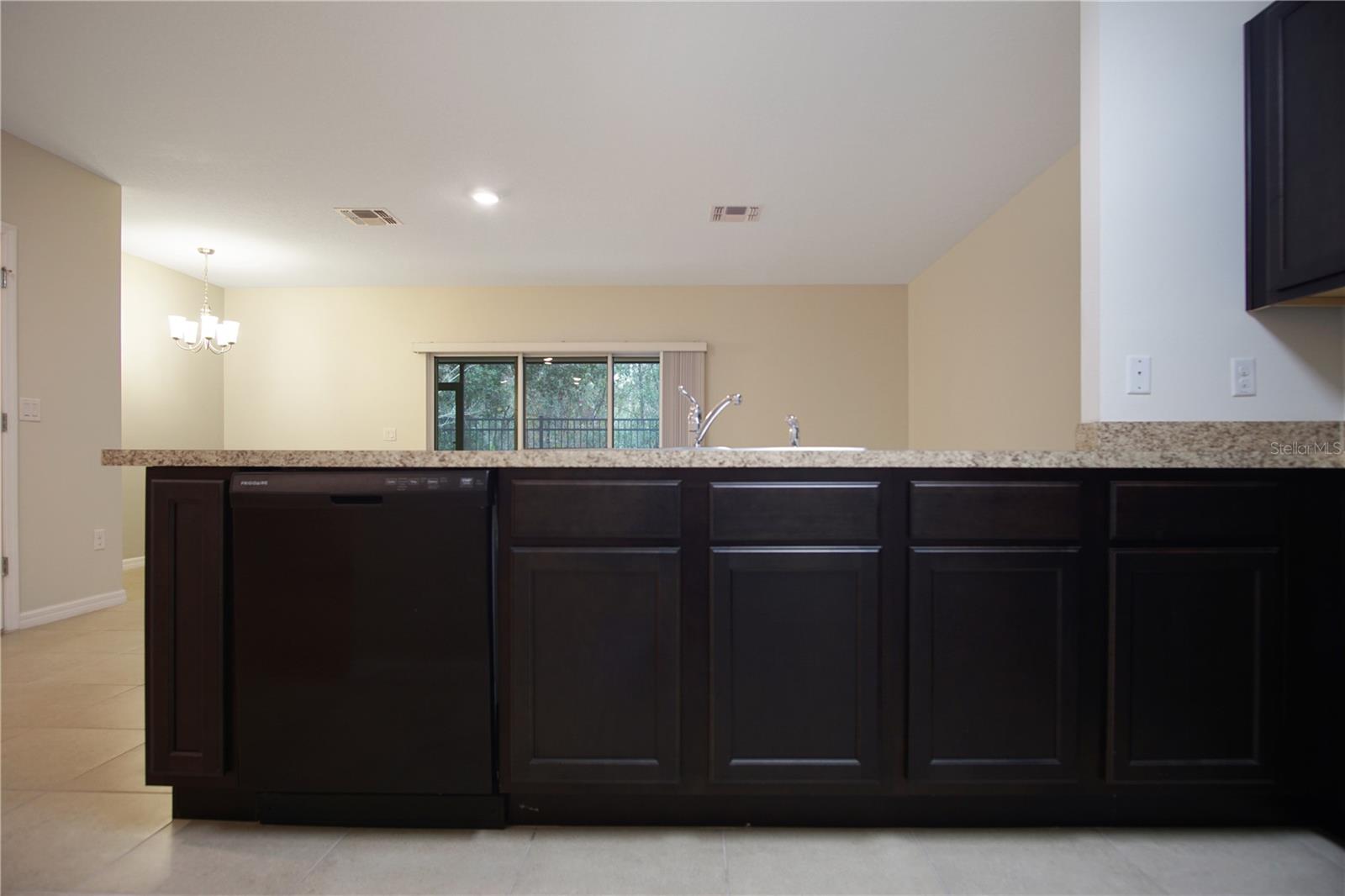 LAKE BLUFF/TOWN CENTER EAST-PH - Residential Lease