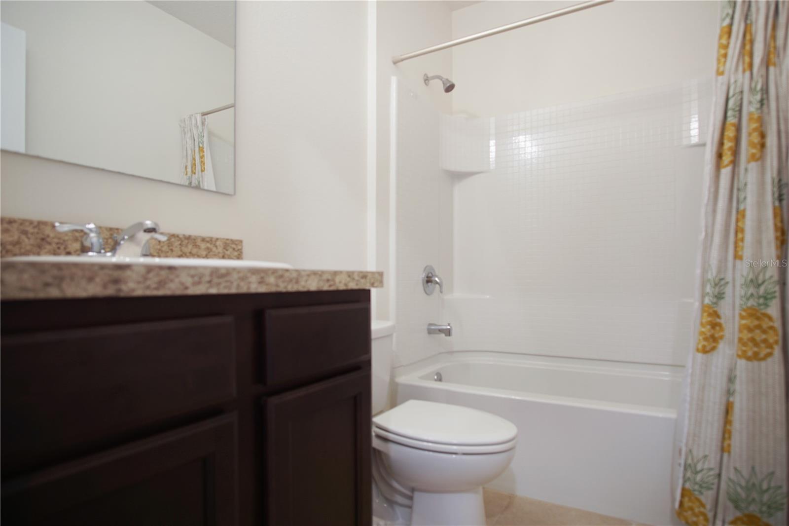 LAKE BLUFF/TOWN CENTER EAST-PH - Residential Lease