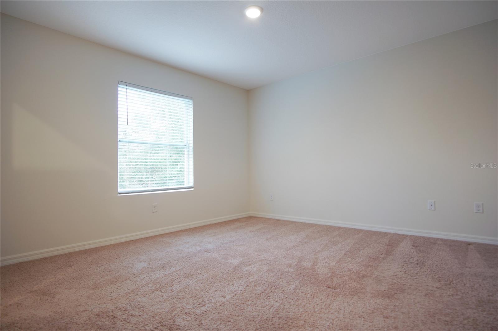 LAKE BLUFF/TOWN CENTER EAST-PH - Residential Lease