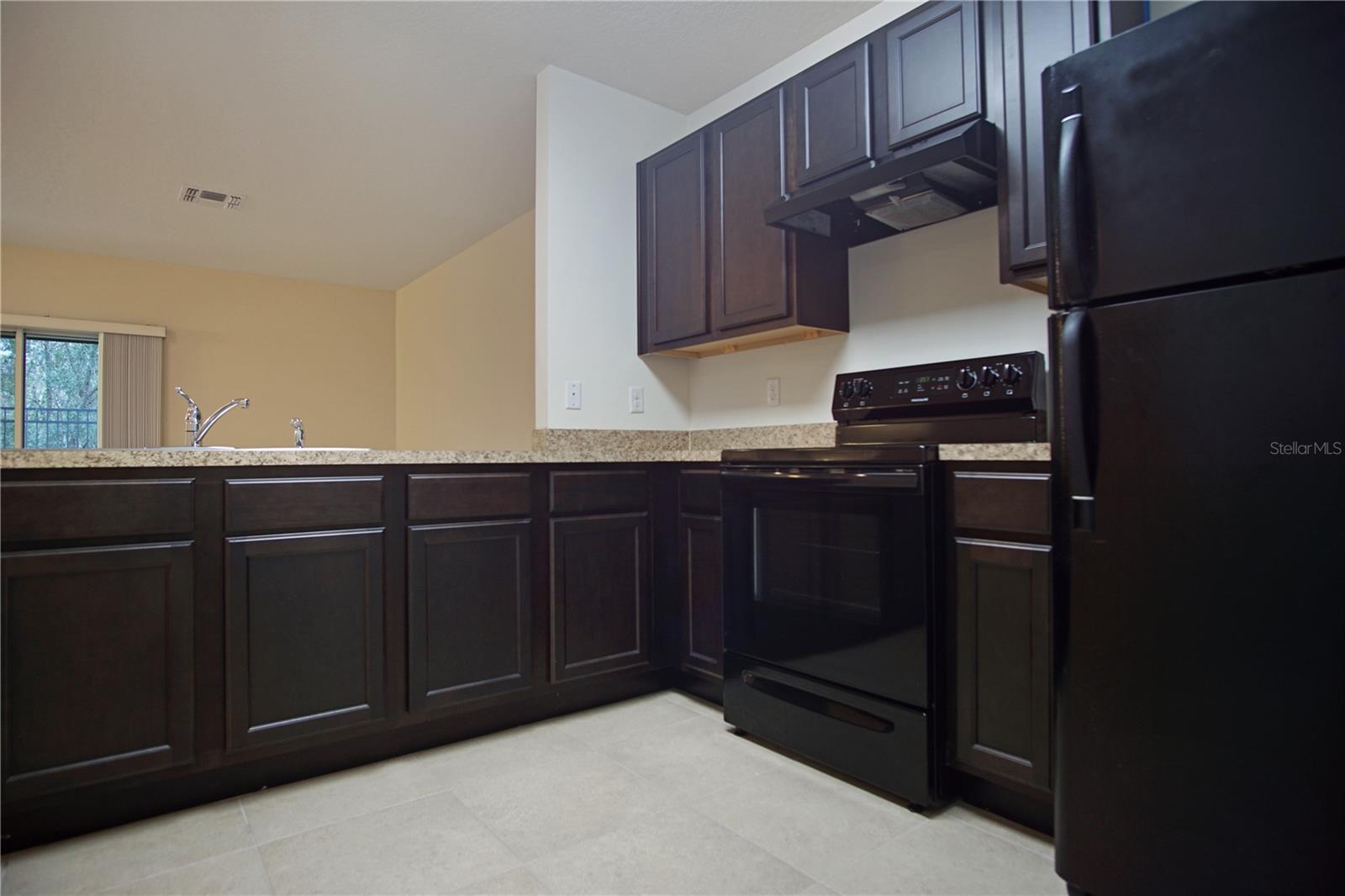 LAKE BLUFF/TOWN CENTER EAST-PH - Residential Lease