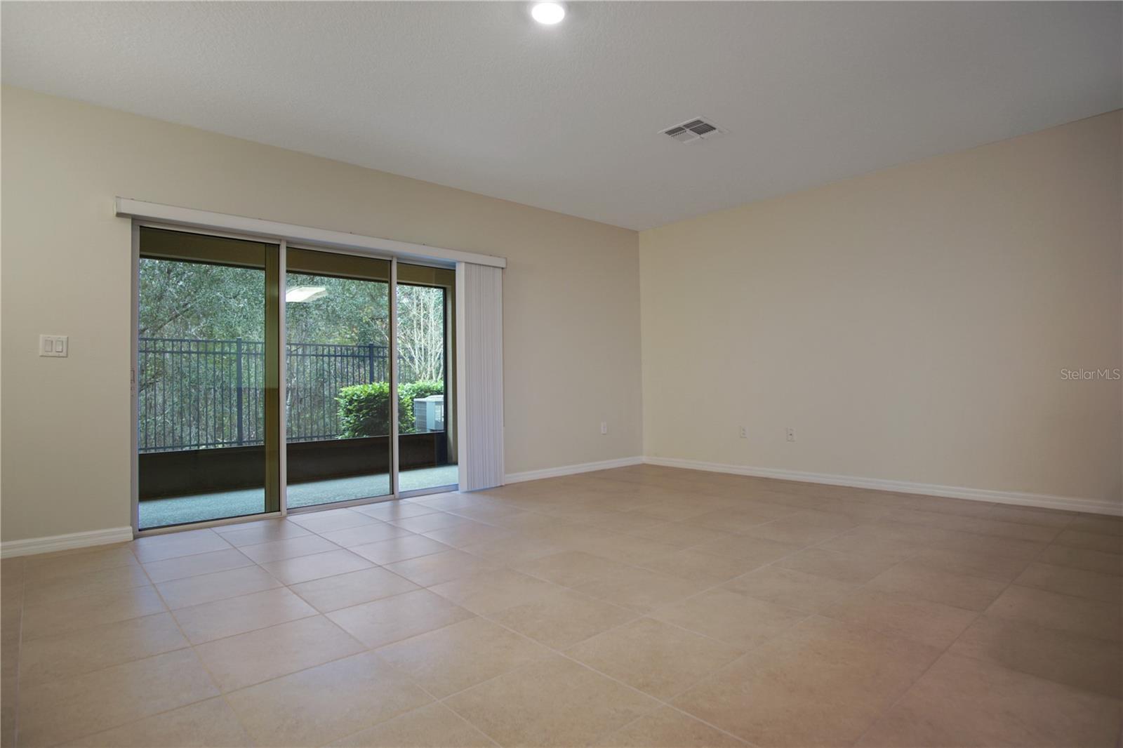 LAKE BLUFF/TOWN CENTER EAST-PH - Residential Lease