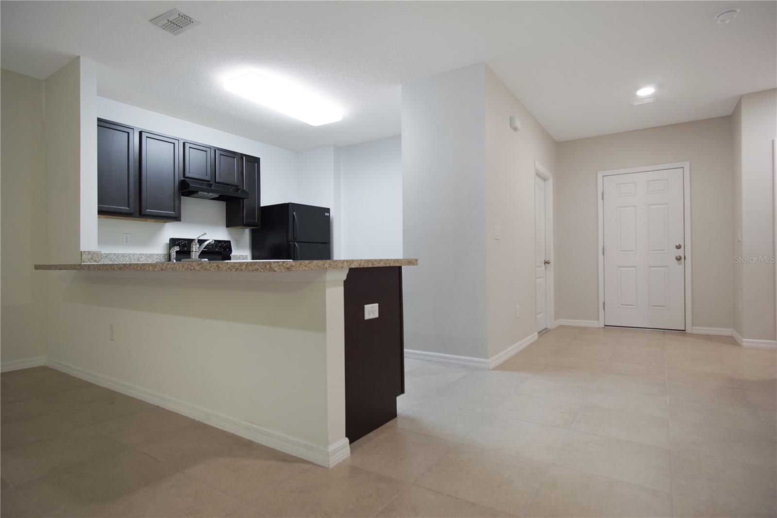 LAKE BLUFF/TOWN CENTER EAST-PH - Residential Lease