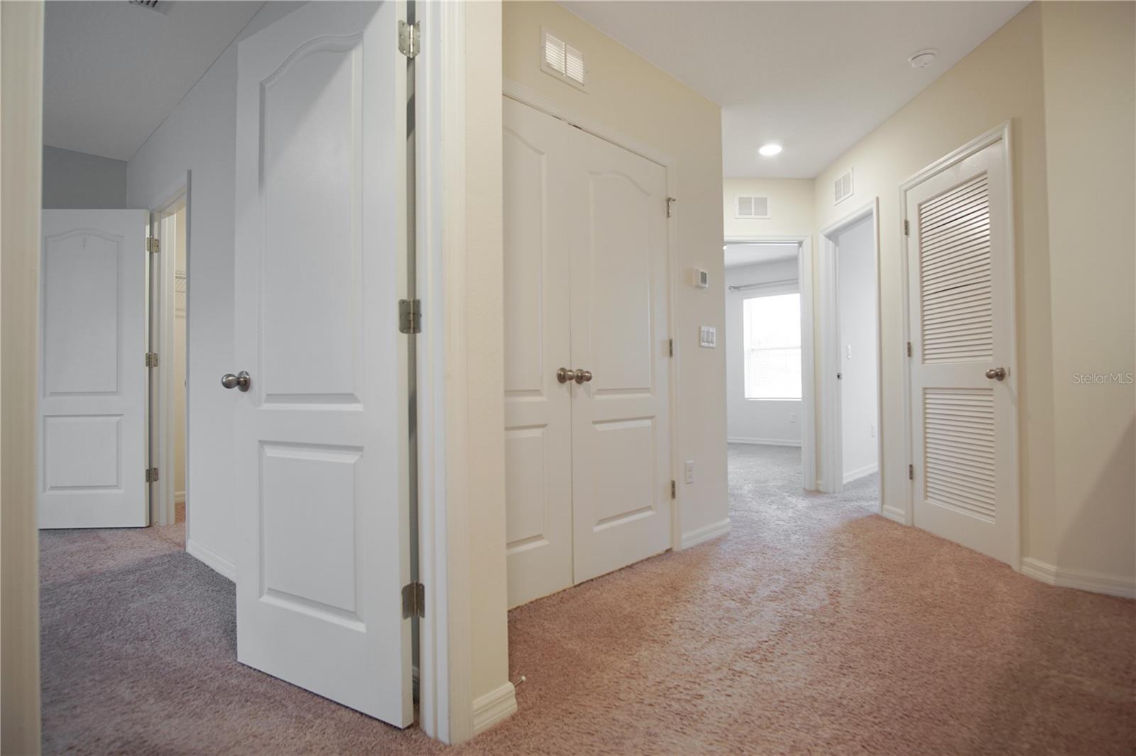 LAKE BLUFF/TOWN CENTER EAST-PH - Residential Lease