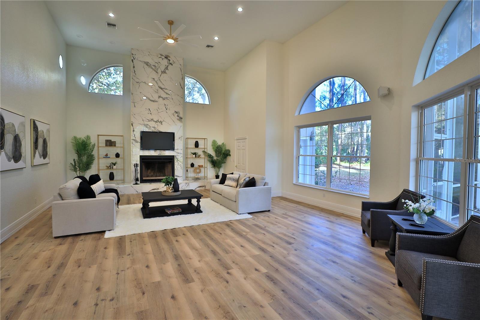 COUNTRY CLUB/OCALA UN 01 - Residential