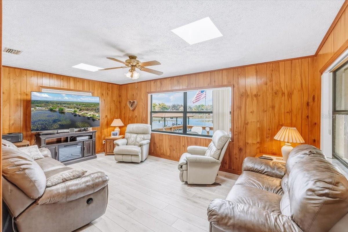 POINT O WOODS UNIT 02 - Residential