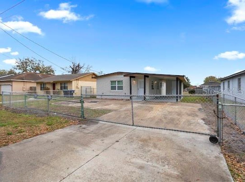 Photo of 4536 Piedmont Street, Orlando, FL 32811 (MLS # O6408220)