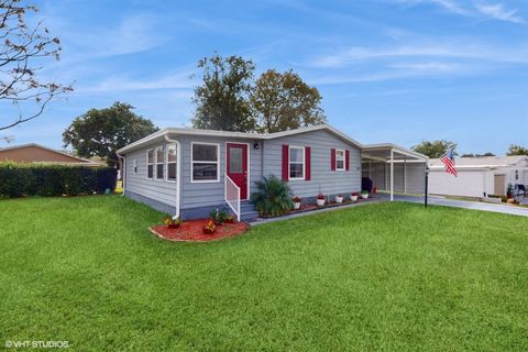 A home in LADY LAKE