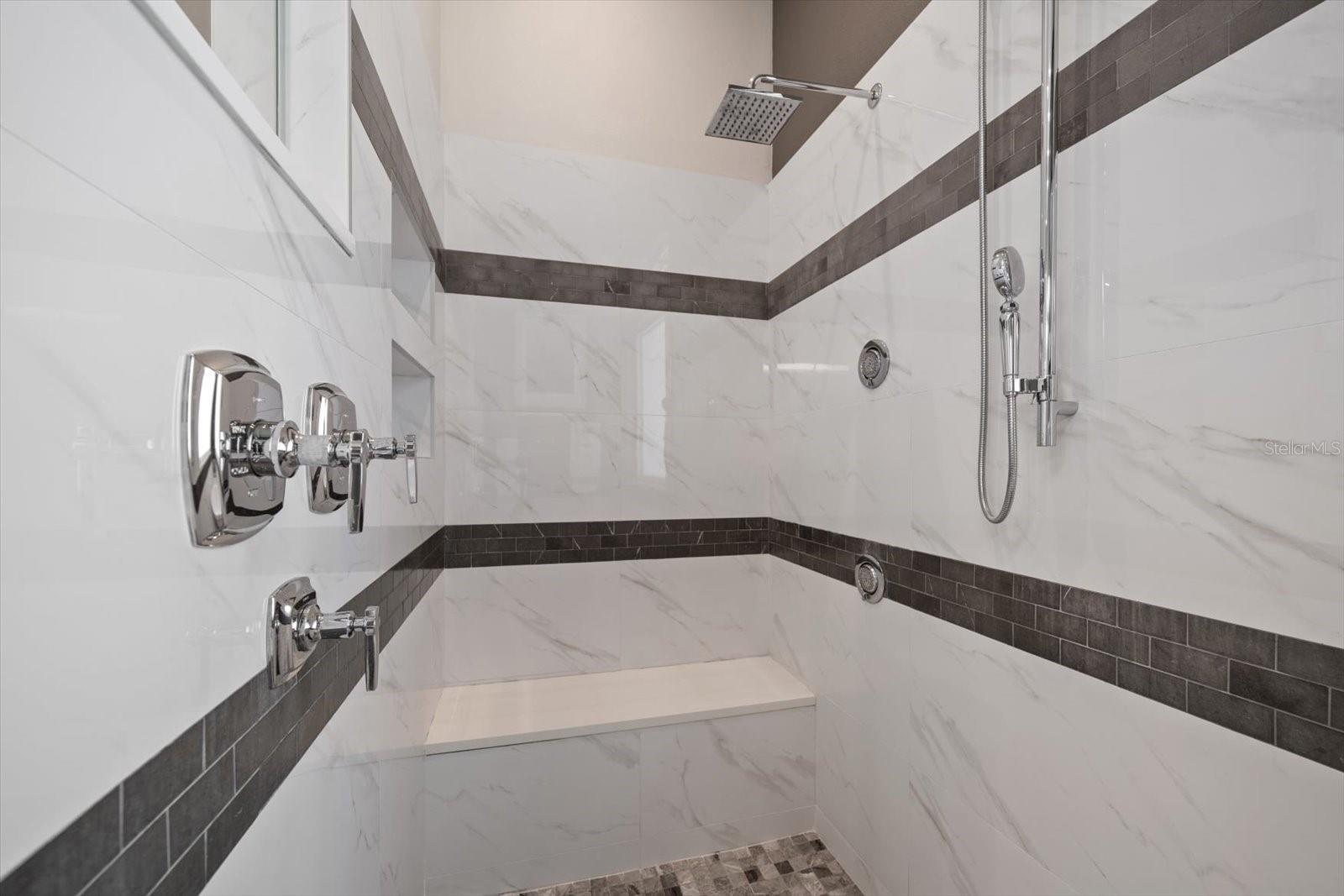 SUNSET BAY LOT 14 - Residential