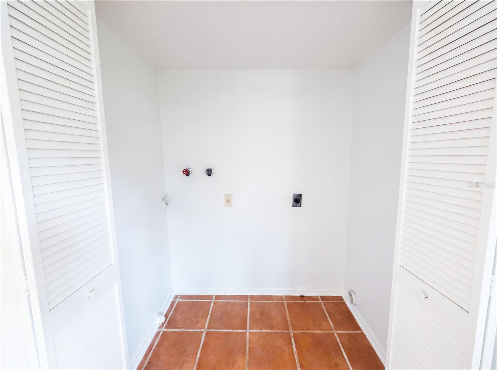 MOUNT GREENWOOD UNIT 2 OF - Residential