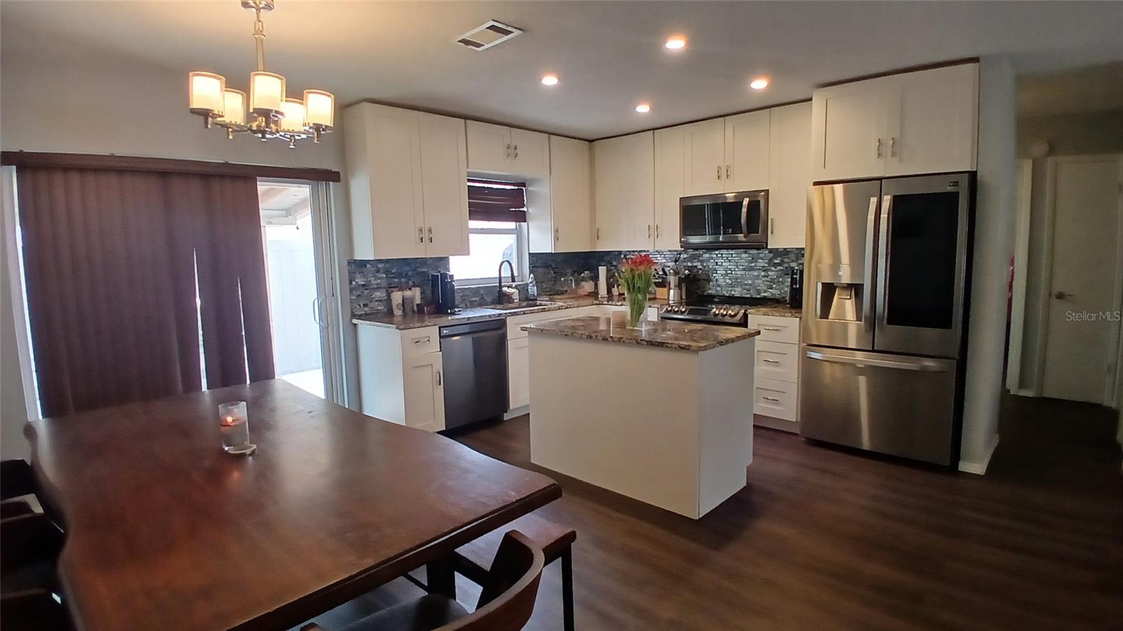 2209 JACARANDA COURT