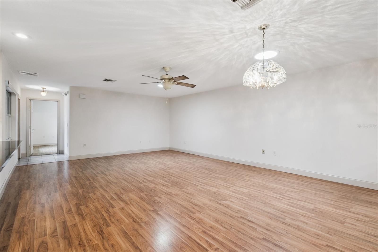 LEESBURG ROYAL OAK ESTATES - Residential