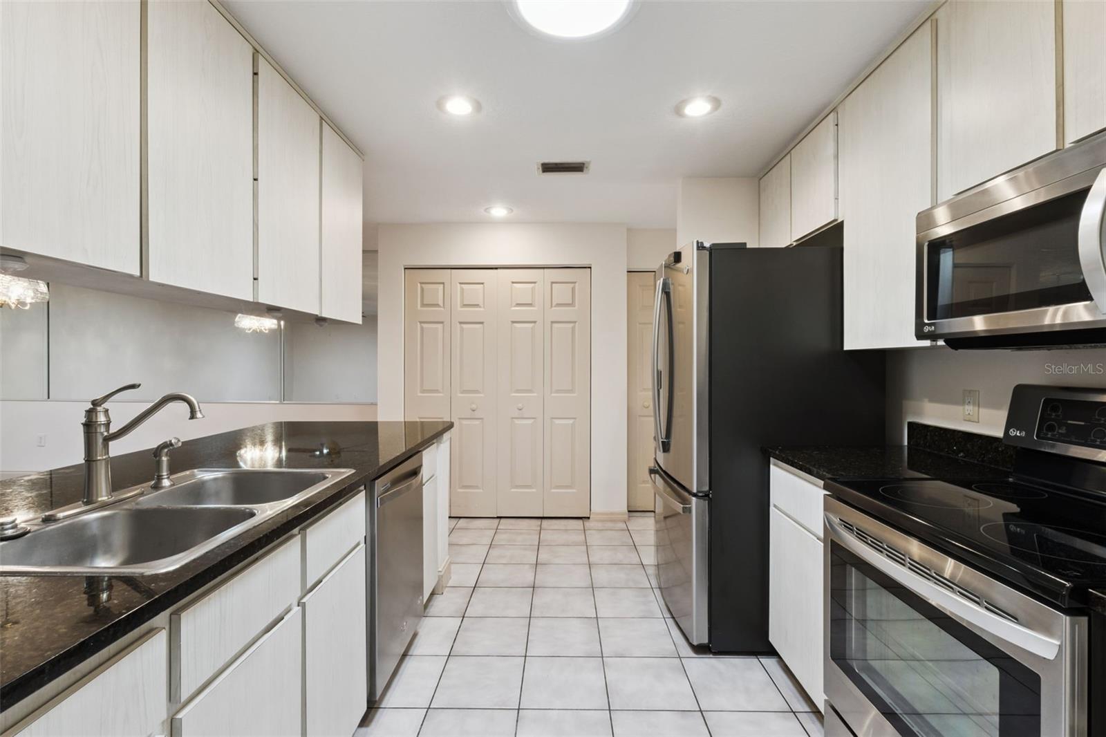 LEESBURG ROYAL OAK ESTATES - Residential