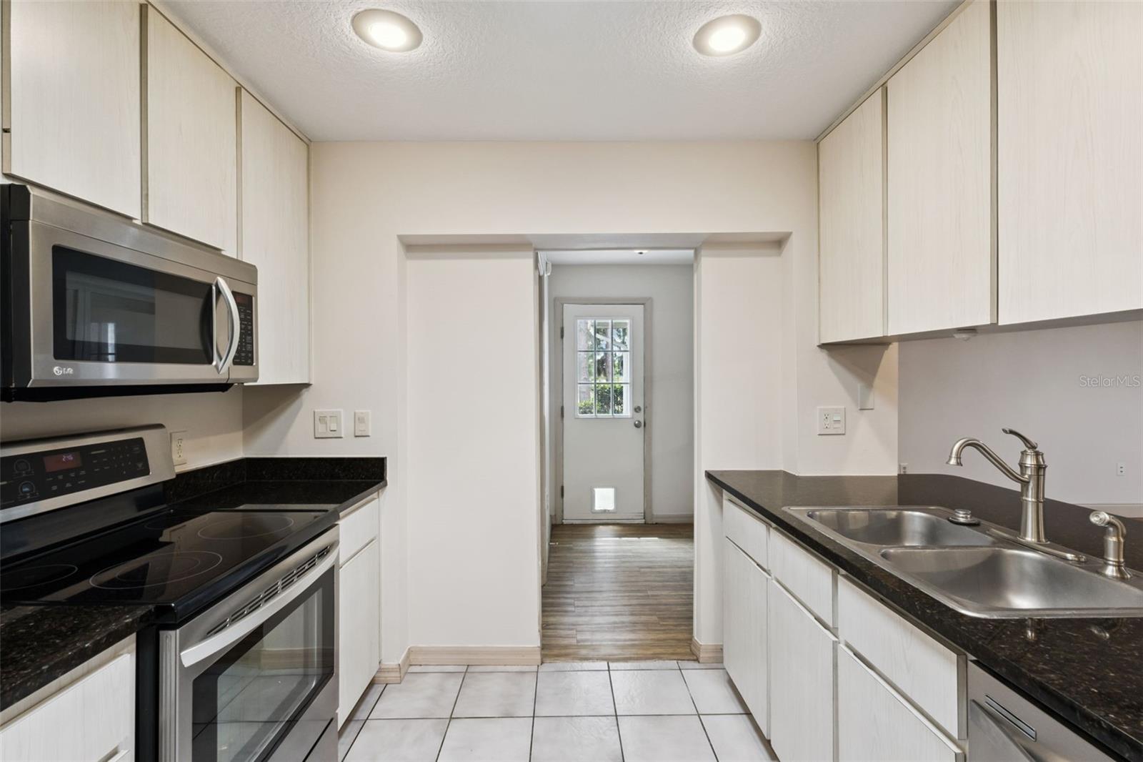 LEESBURG ROYAL OAK ESTATES - Residential