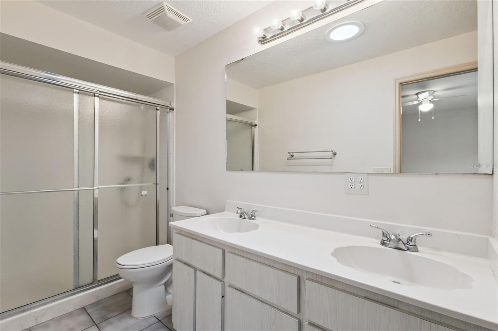 LEESBURG ROYAL OAK ESTATES - Residential