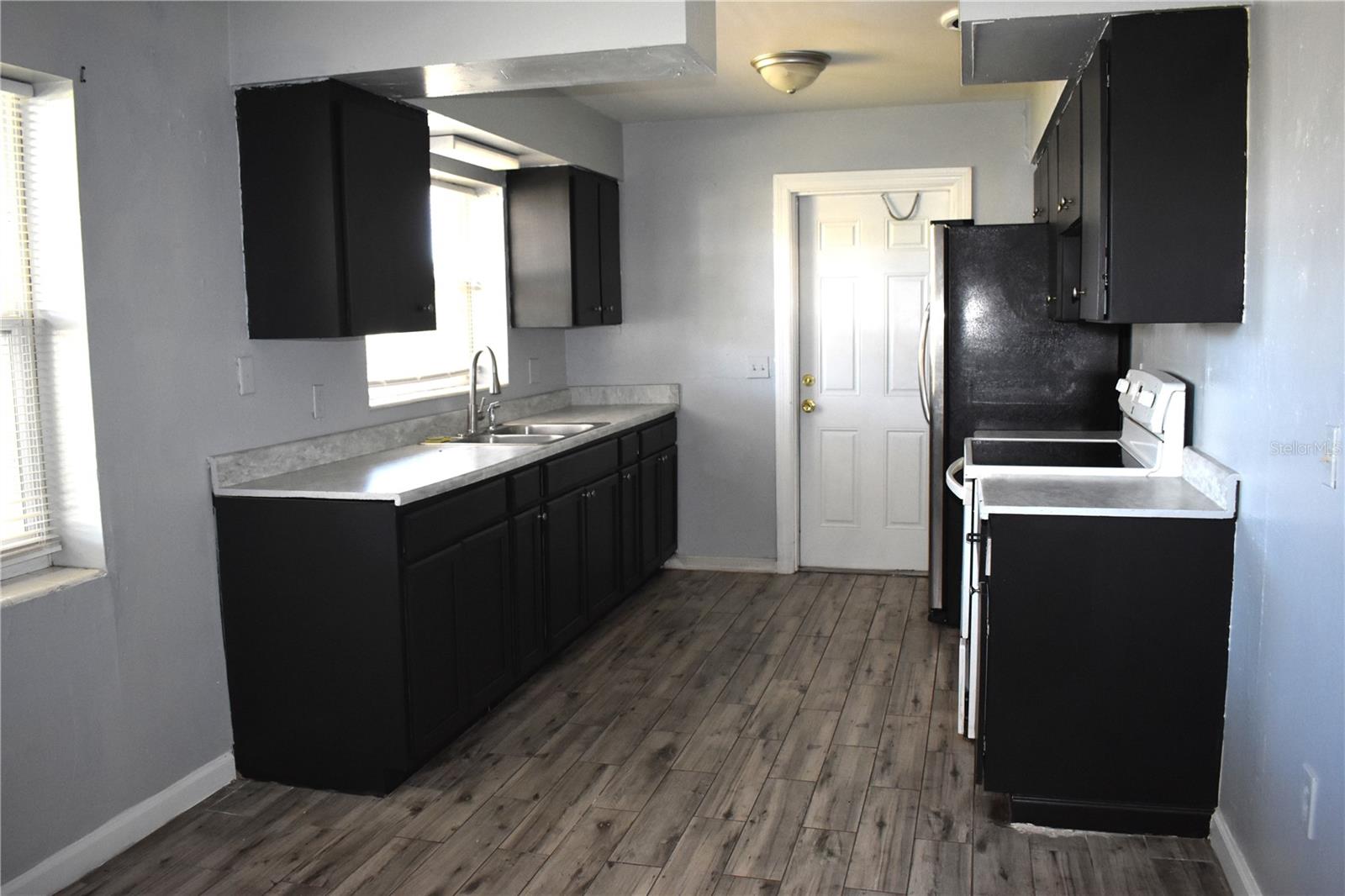 ROBINSVILLE SEC 01 - Residential Lease