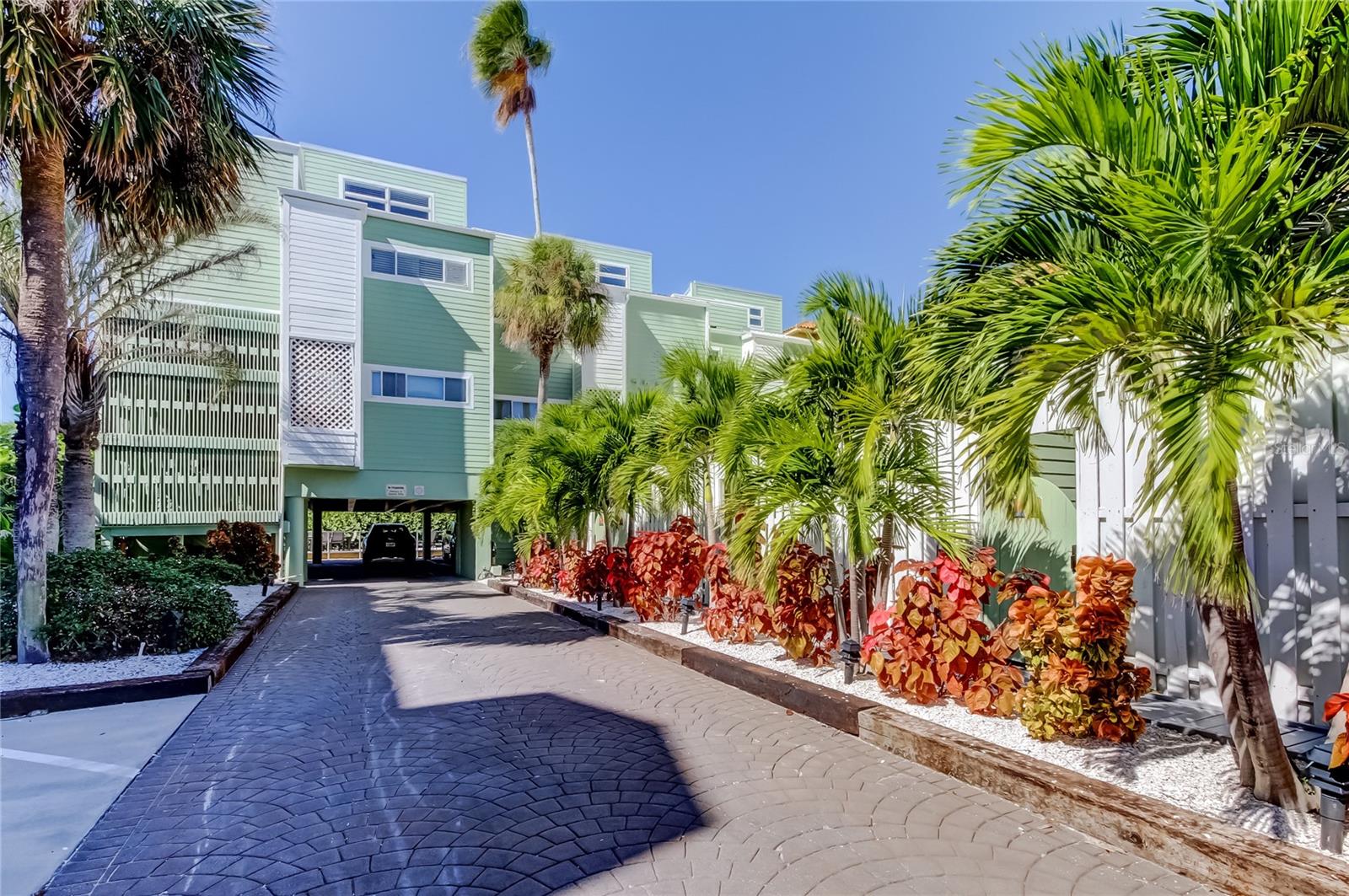 SUNPLACE CONDO - Residential