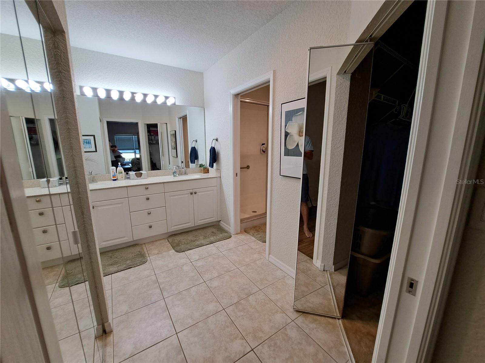 PALM GROVE - Residential Lease