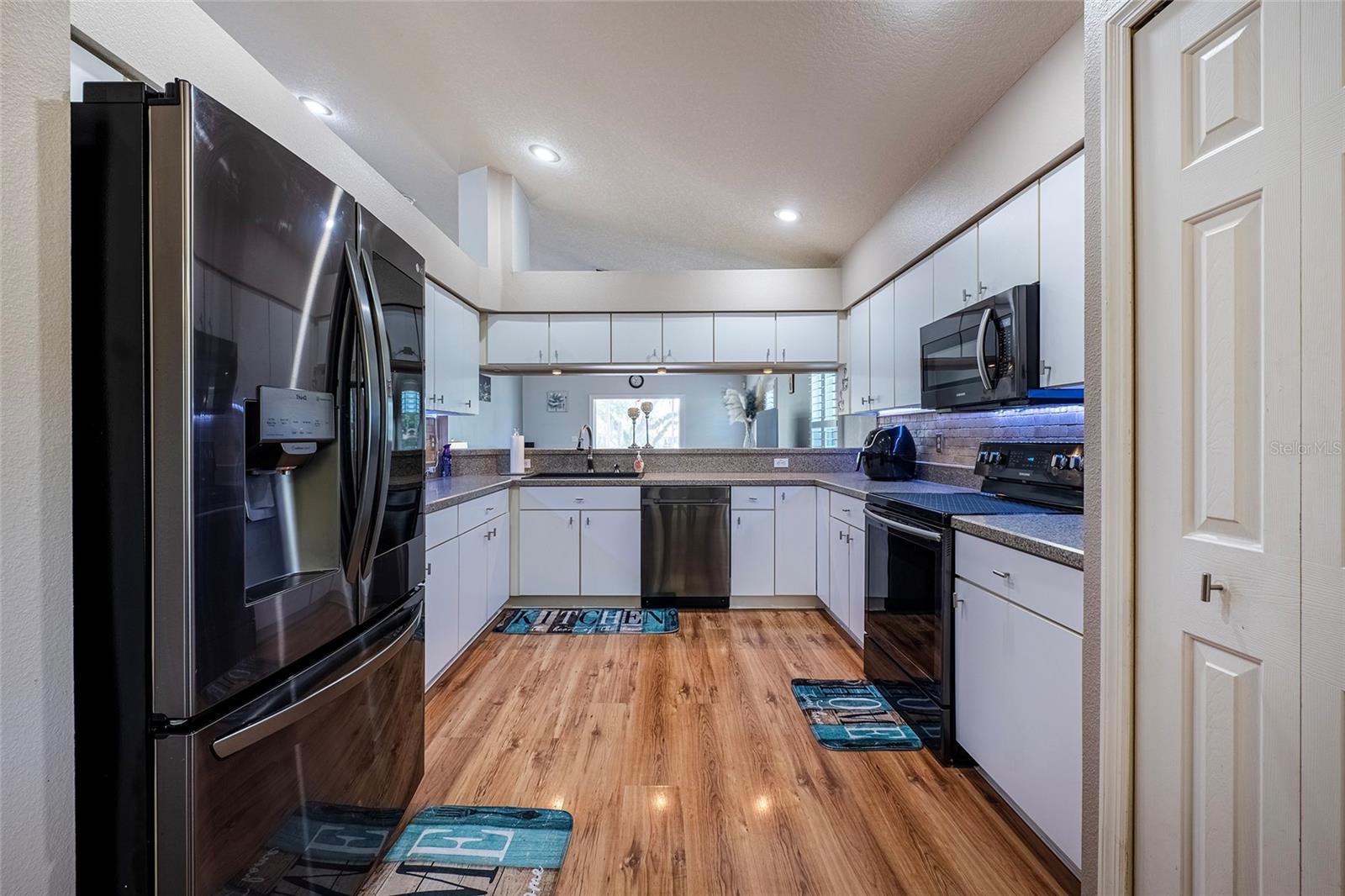 MEADOW OAKS - Residential