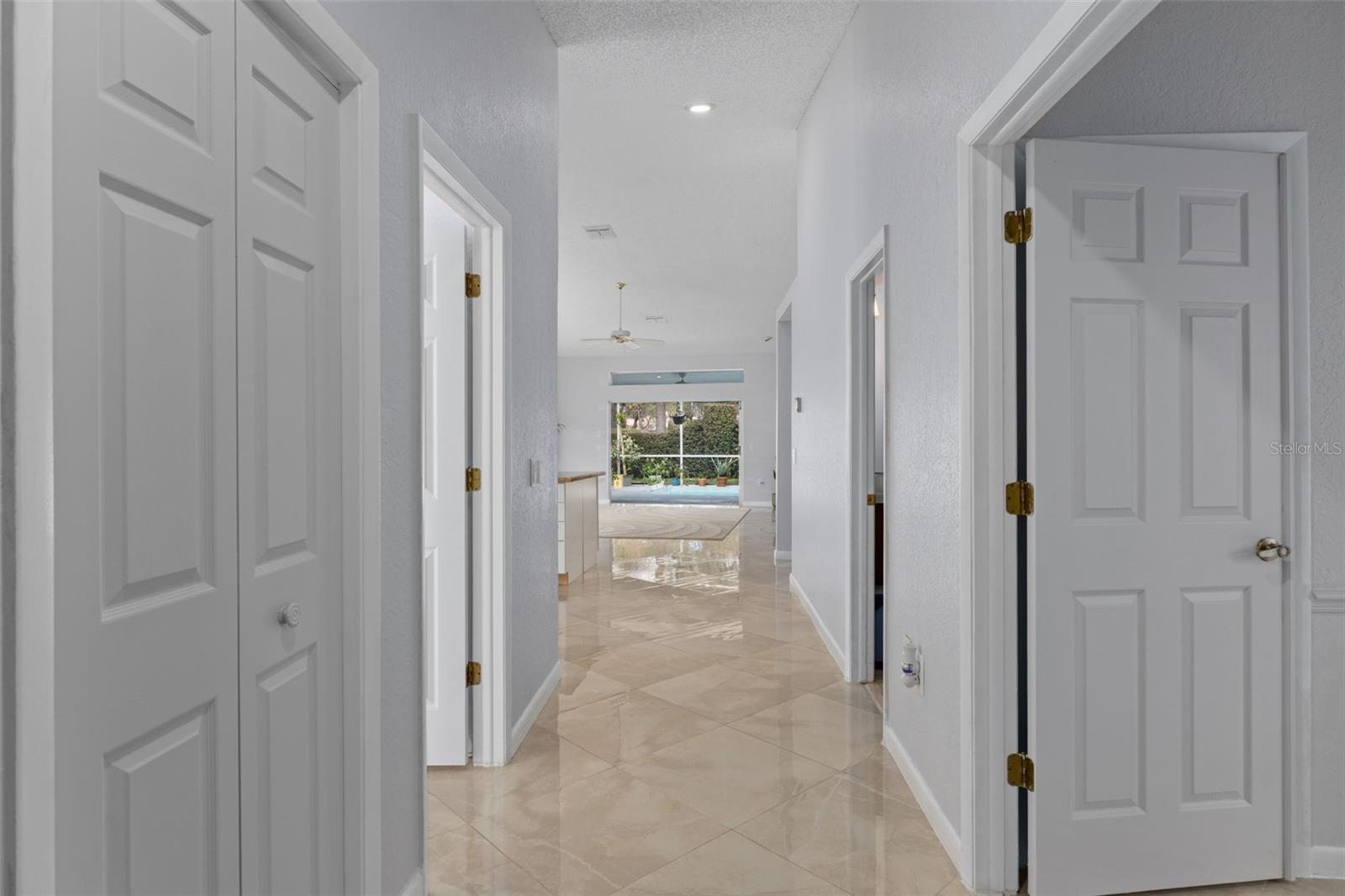 LAKESIDE VILLAGE - Residential