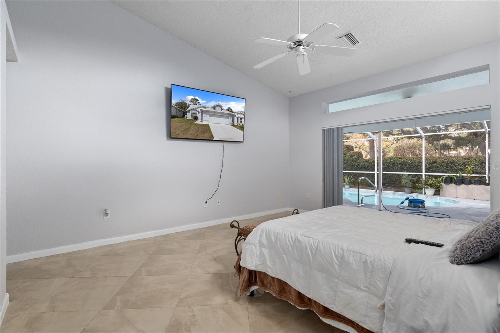 LAKESIDE VILLAGE - Residential