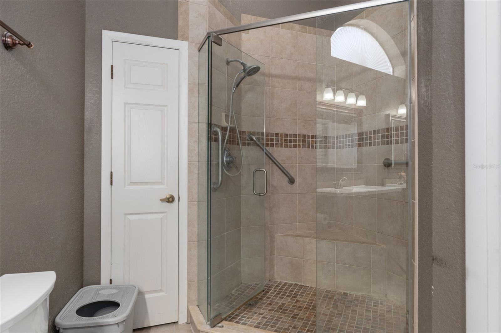 LAKESIDE VILLAGE - Residential