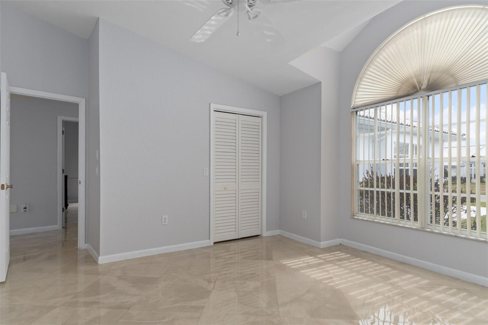 LAKESIDE VILLAGE - Residential