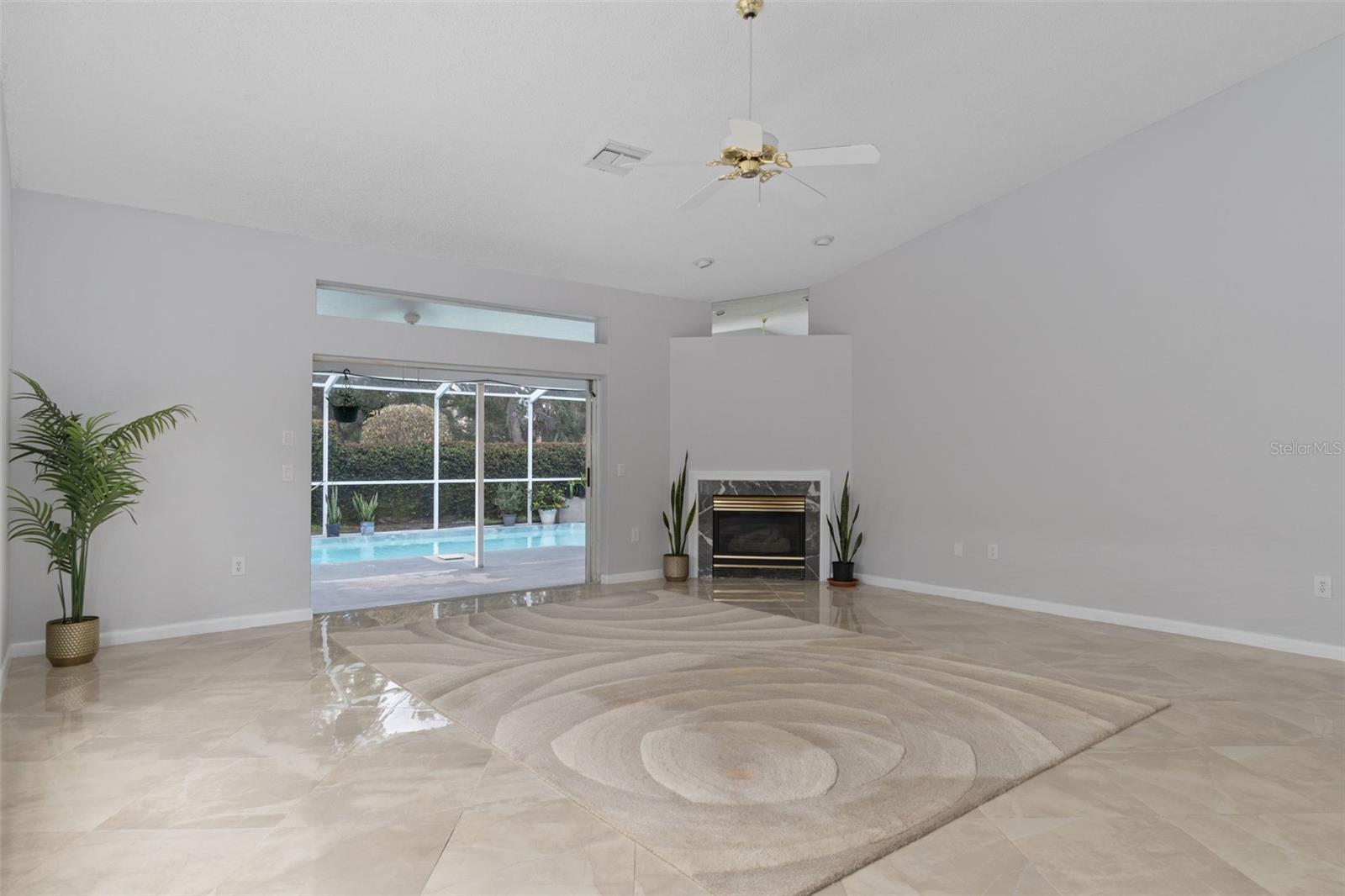 LAKESIDE VILLAGE - Residential