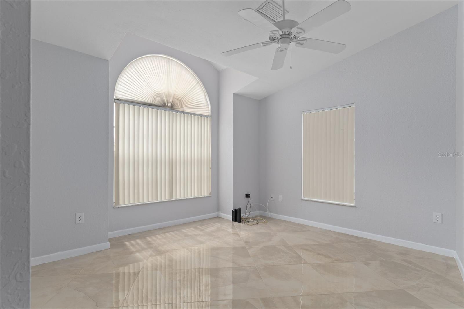 LAKESIDE VILLAGE - Residential