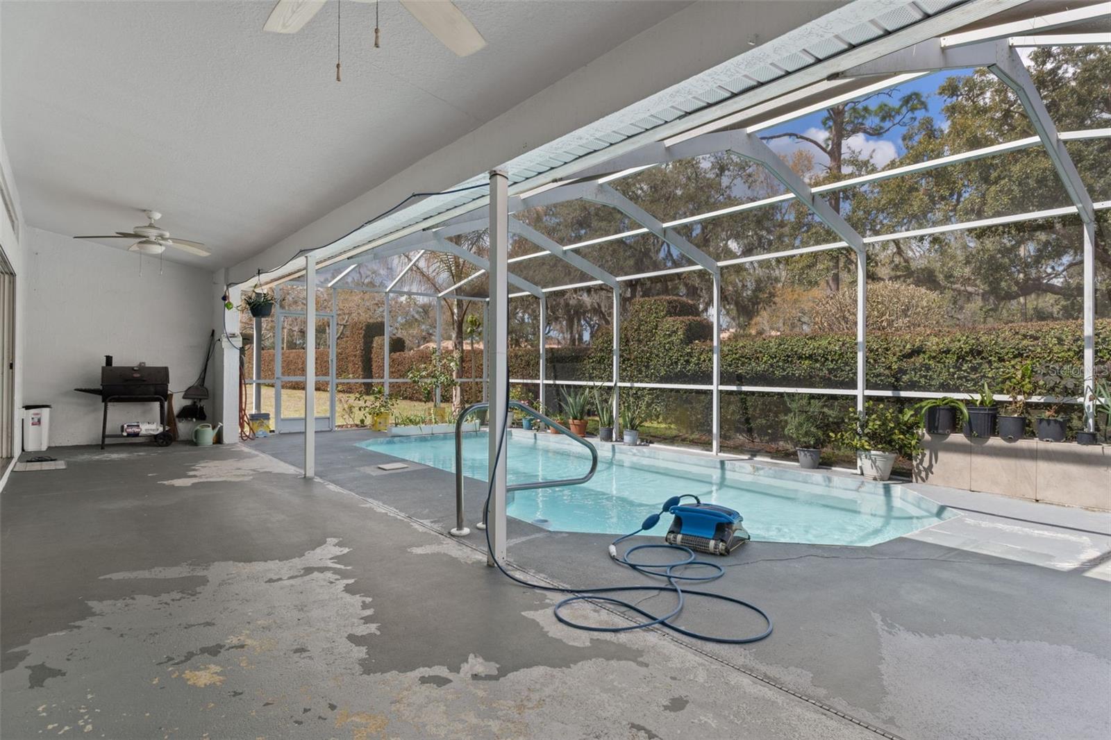 LAKESIDE VILLAGE - Residential