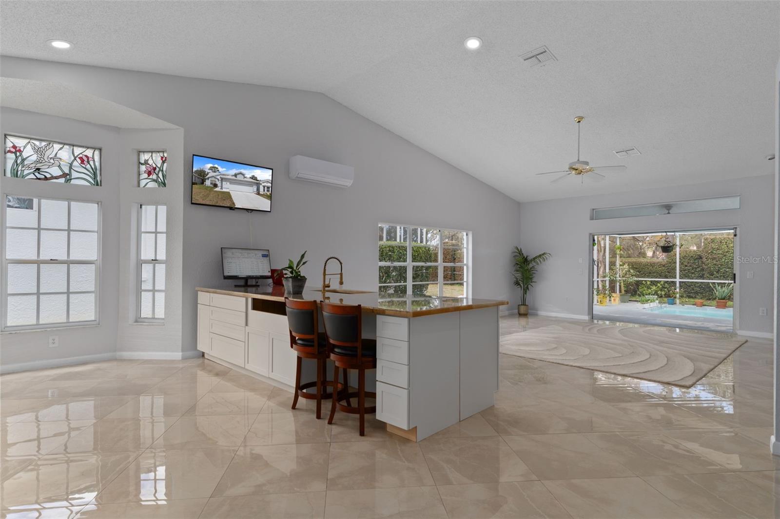 LAKESIDE VILLAGE - Residential