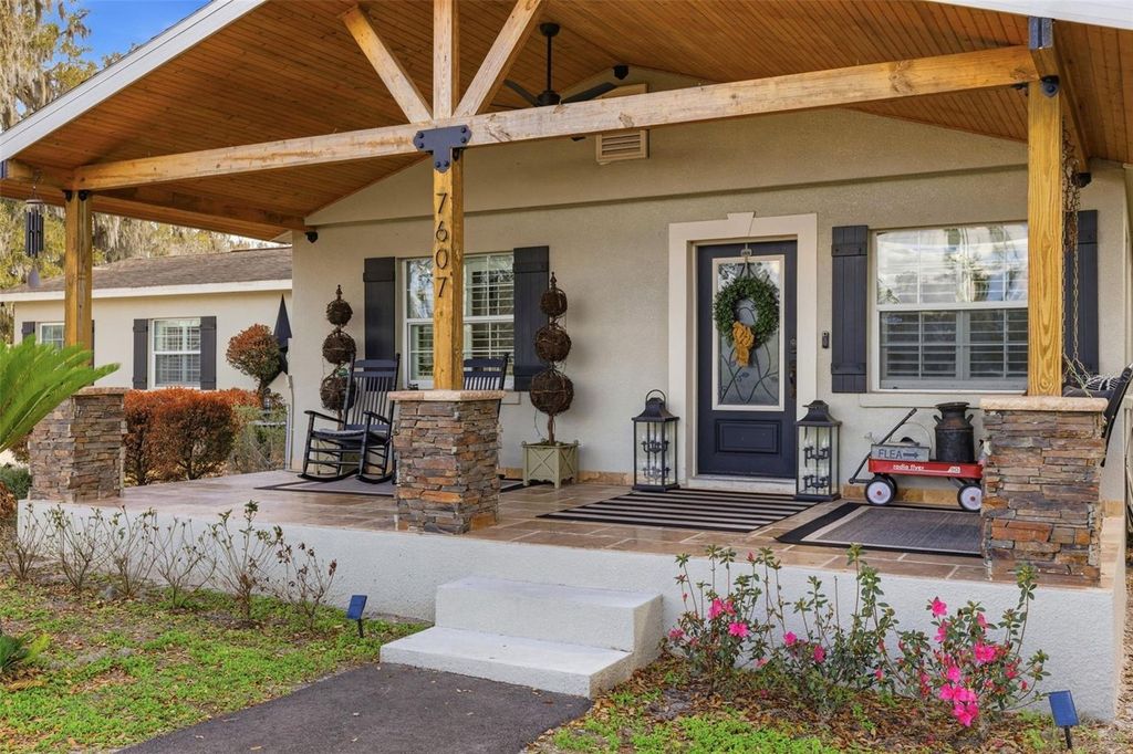 Photo of 7607 Kinard Rd, Plant City, FL 33565 (MLS # TB8483339)