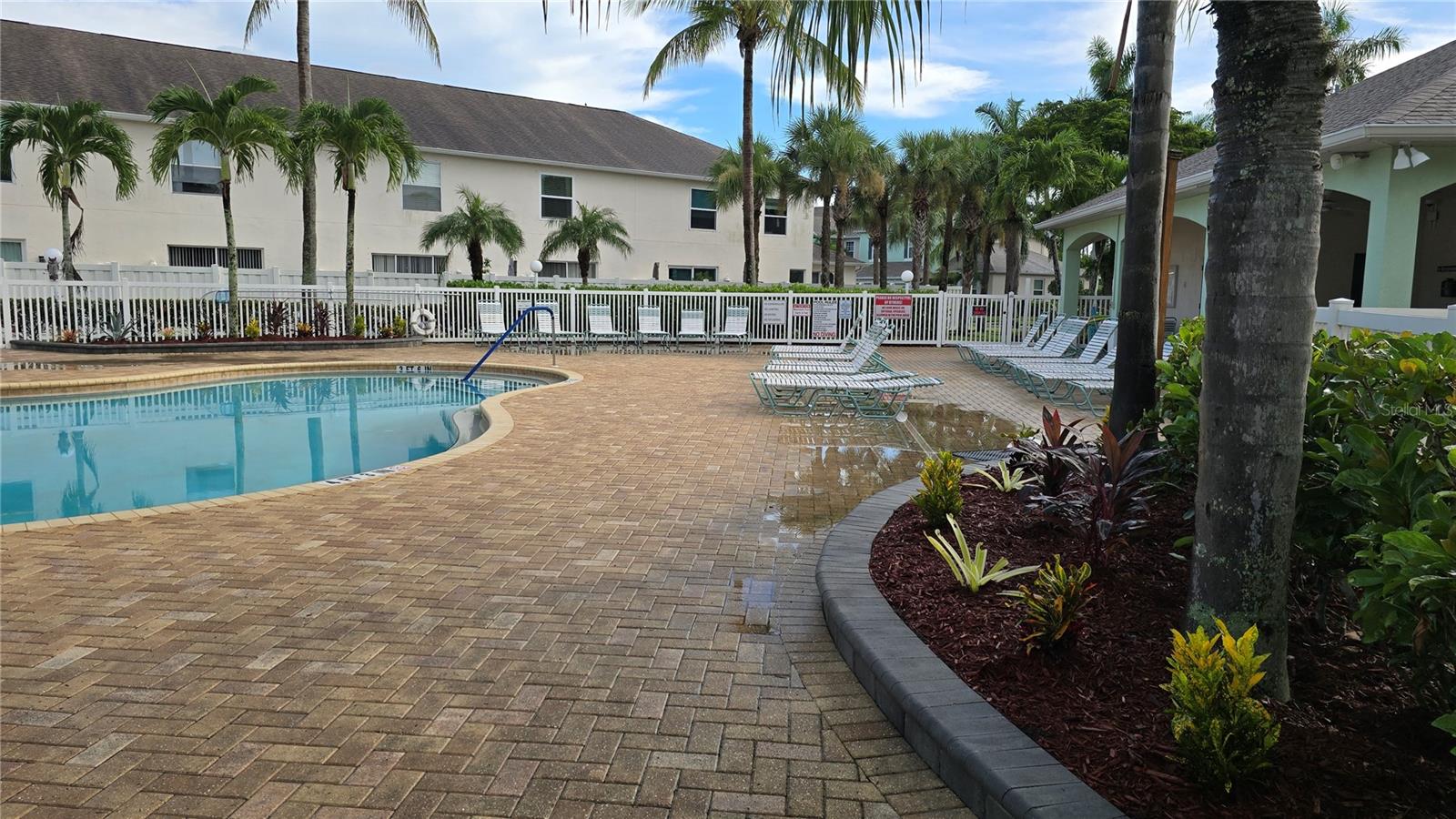 FOREST LAKE TWNHMS PH I - Residential Lease