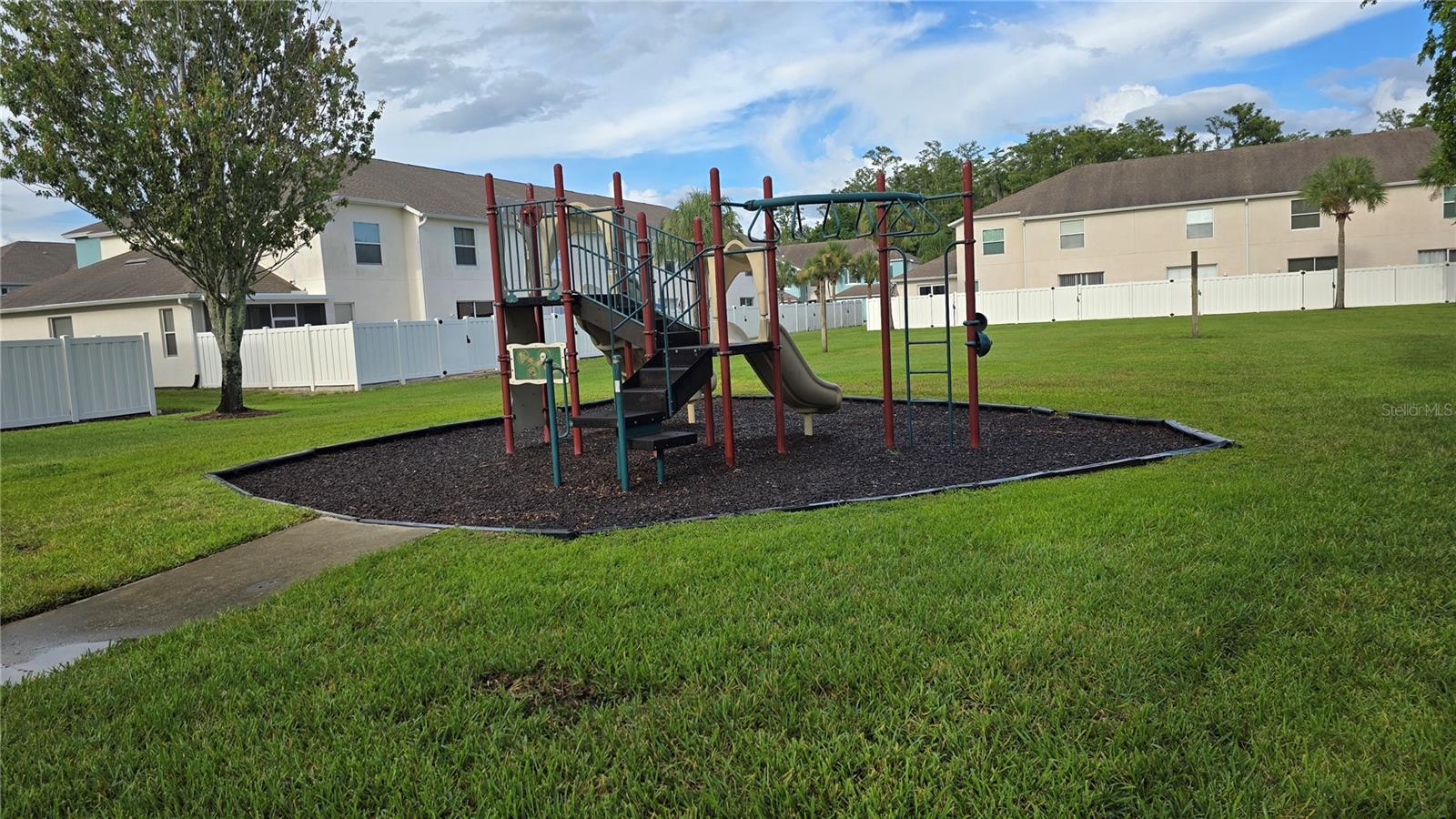 FOREST LAKE TWNHMS PH I - Residential Lease