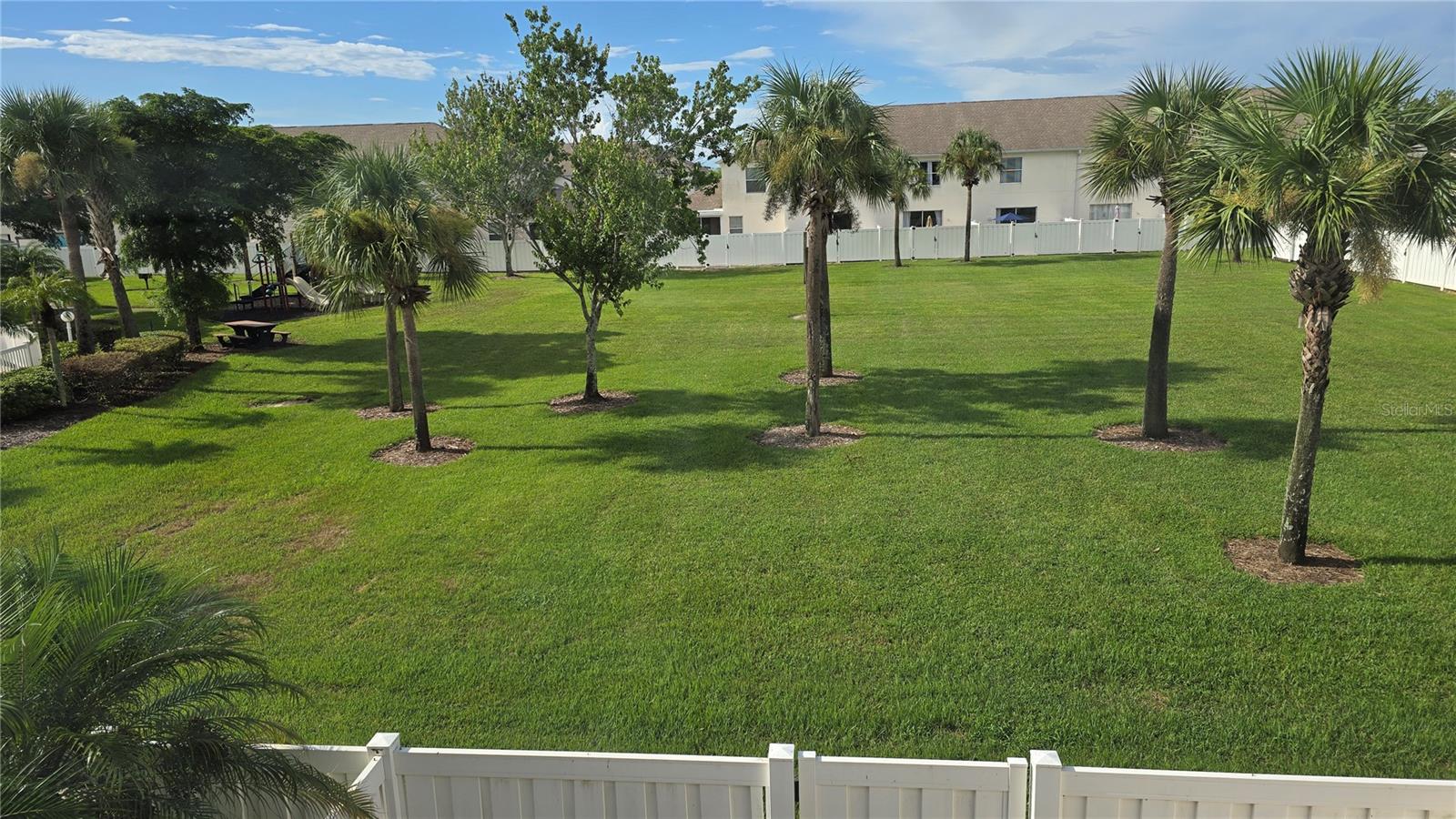 FOREST LAKE TWNHMS PH I - Residential Lease