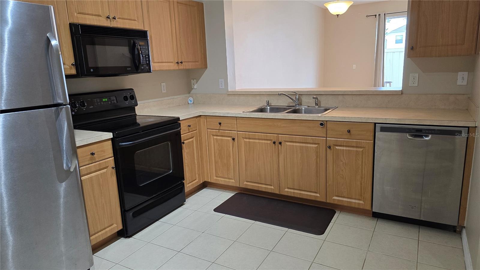 FOREST LAKE TWNHMS PH I - Residential Lease