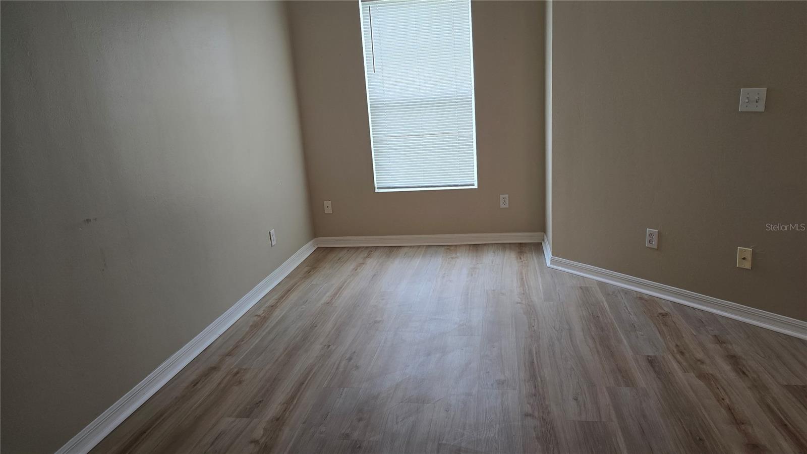 FOREST LAKE TWNHMS PH I - Residential Lease