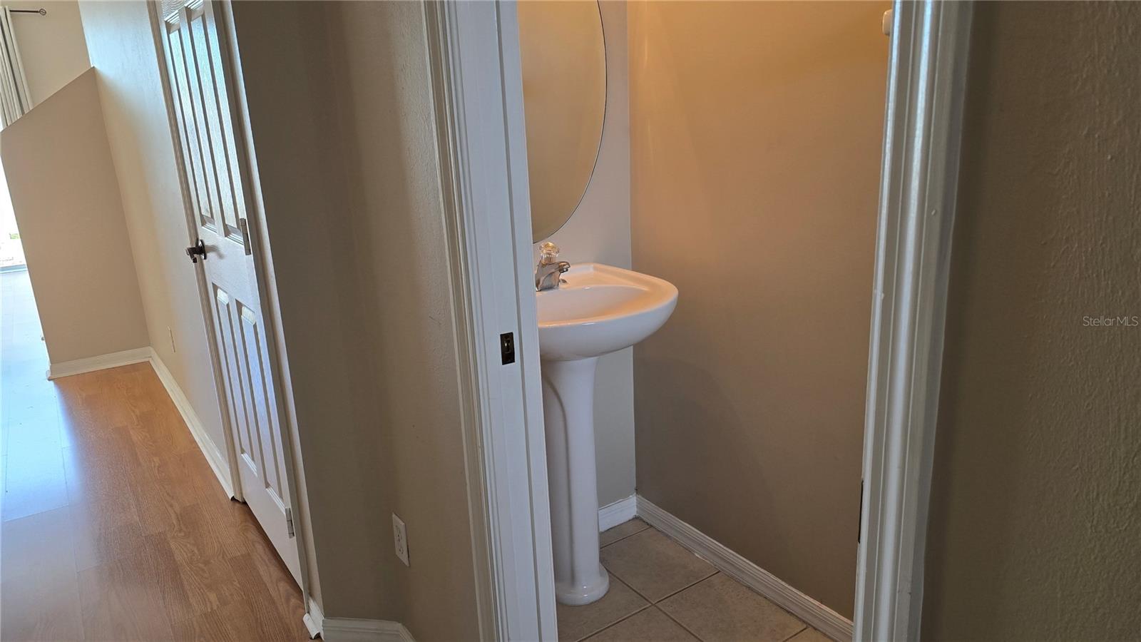 FOREST LAKE TWNHMS PH I - Residential Lease