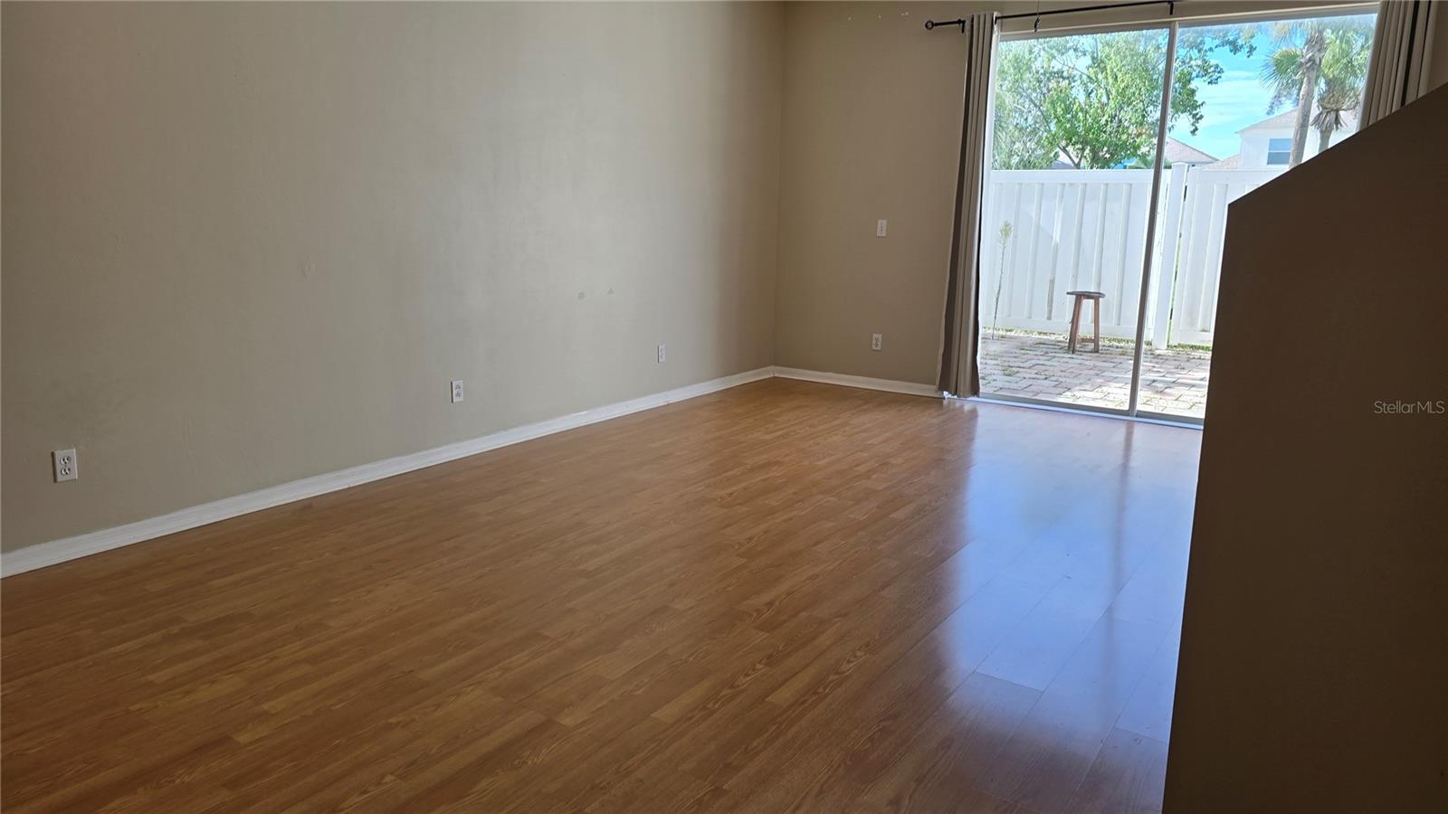 FOREST LAKE TWNHMS PH I - Residential Lease