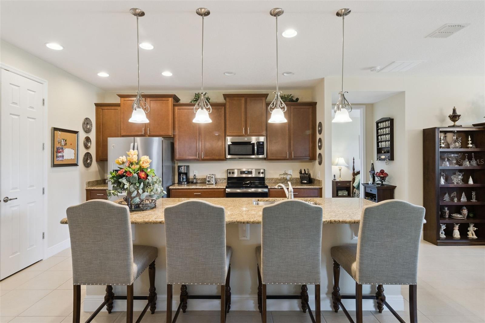 1631 KINGFISHER COURT